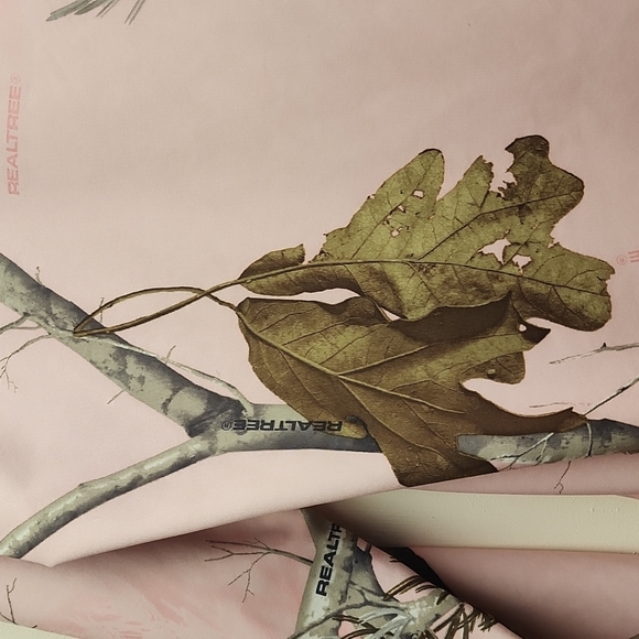 Duck Dynasty Women's Pink Camo Pullover 1/4" Zip. - Picture 10 of 11